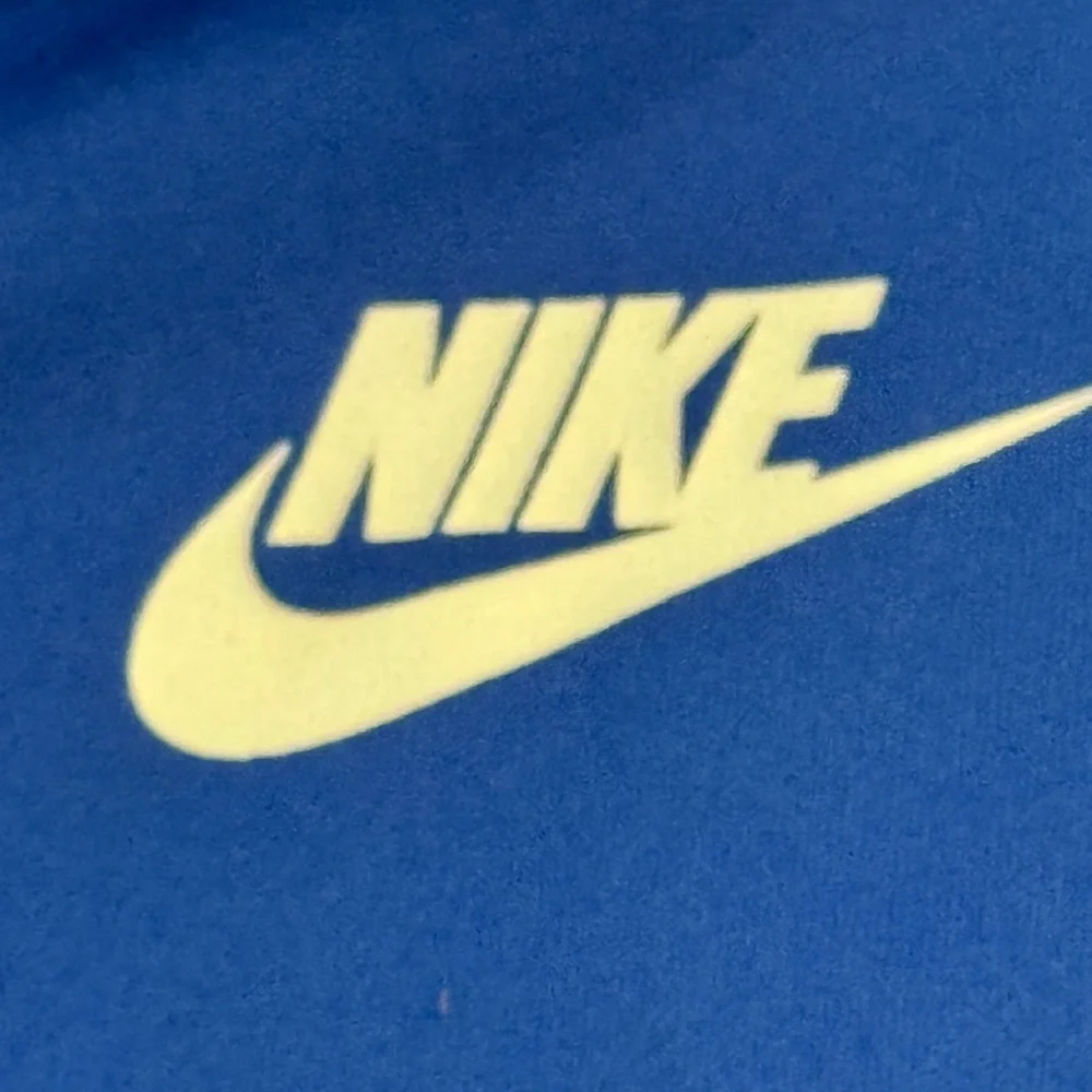 Nike Kids Blue and Navy Jacket zipper Nike logo on back! Boys size small